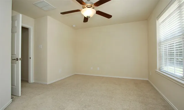 $2,000 | 14 Bowerbank Court, Magnolia, TX 77354