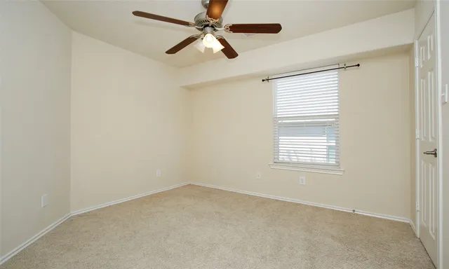 $2,000 | 14 Bowerbank Court, Magnolia, TX 77354