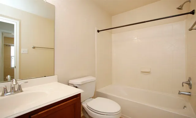 $2,000 | 14 Bowerbank Court, Magnolia, TX 77354