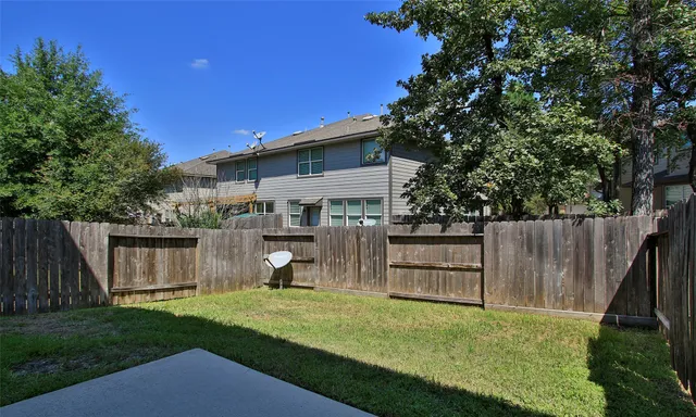 $2,000 | 14 Bowerbank Court, Magnolia, TX 77354