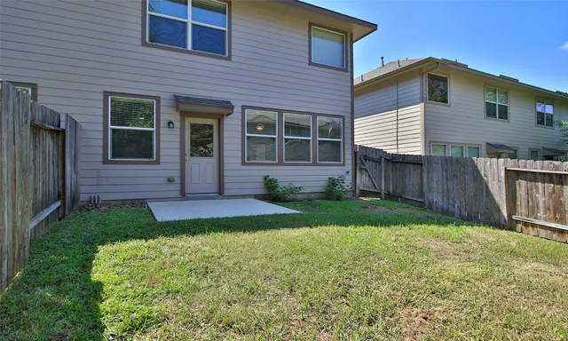 $2,000 | 14 Bowerbank Court, Magnolia, TX 77354