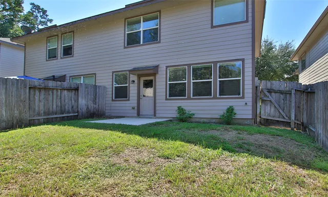 $2,000 | 14 Bowerbank Court, Magnolia, TX 77354