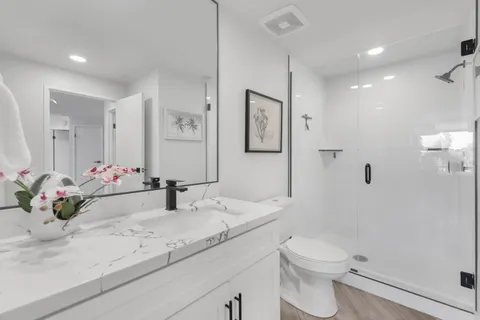 $688,000 | 910 Island Drive, Unit 406, Rancho Mirage, CA 92270