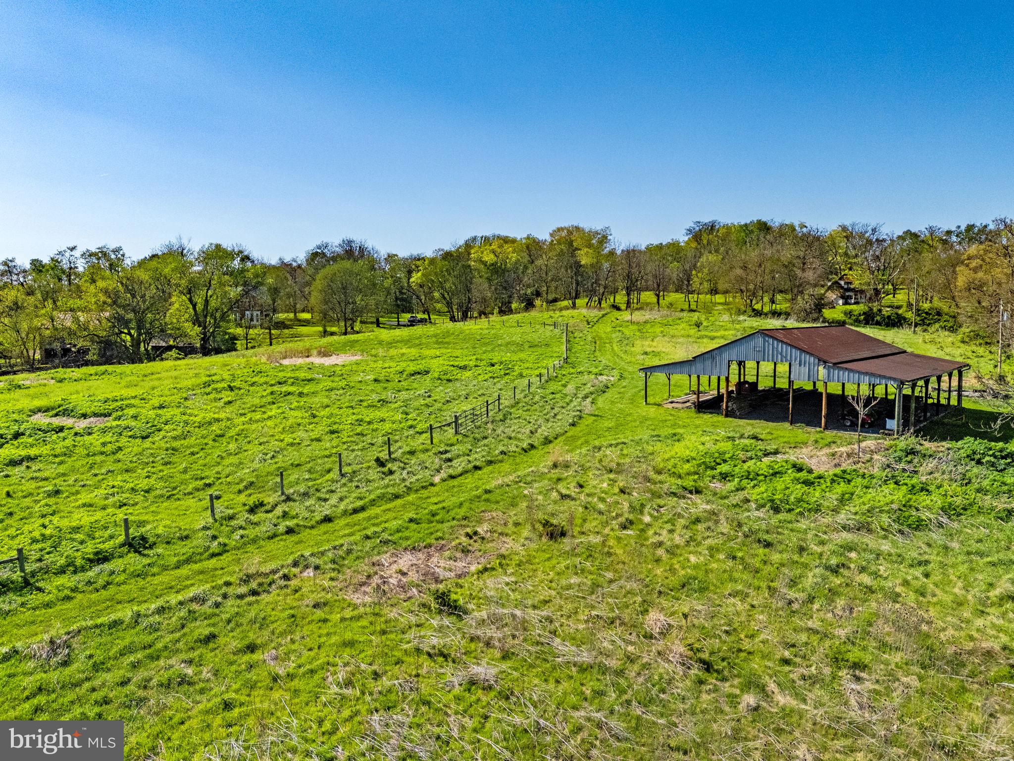 19520 Lincoln Road Purcellville, VA 20132 - Photo 20 of 28 Covered storage shed