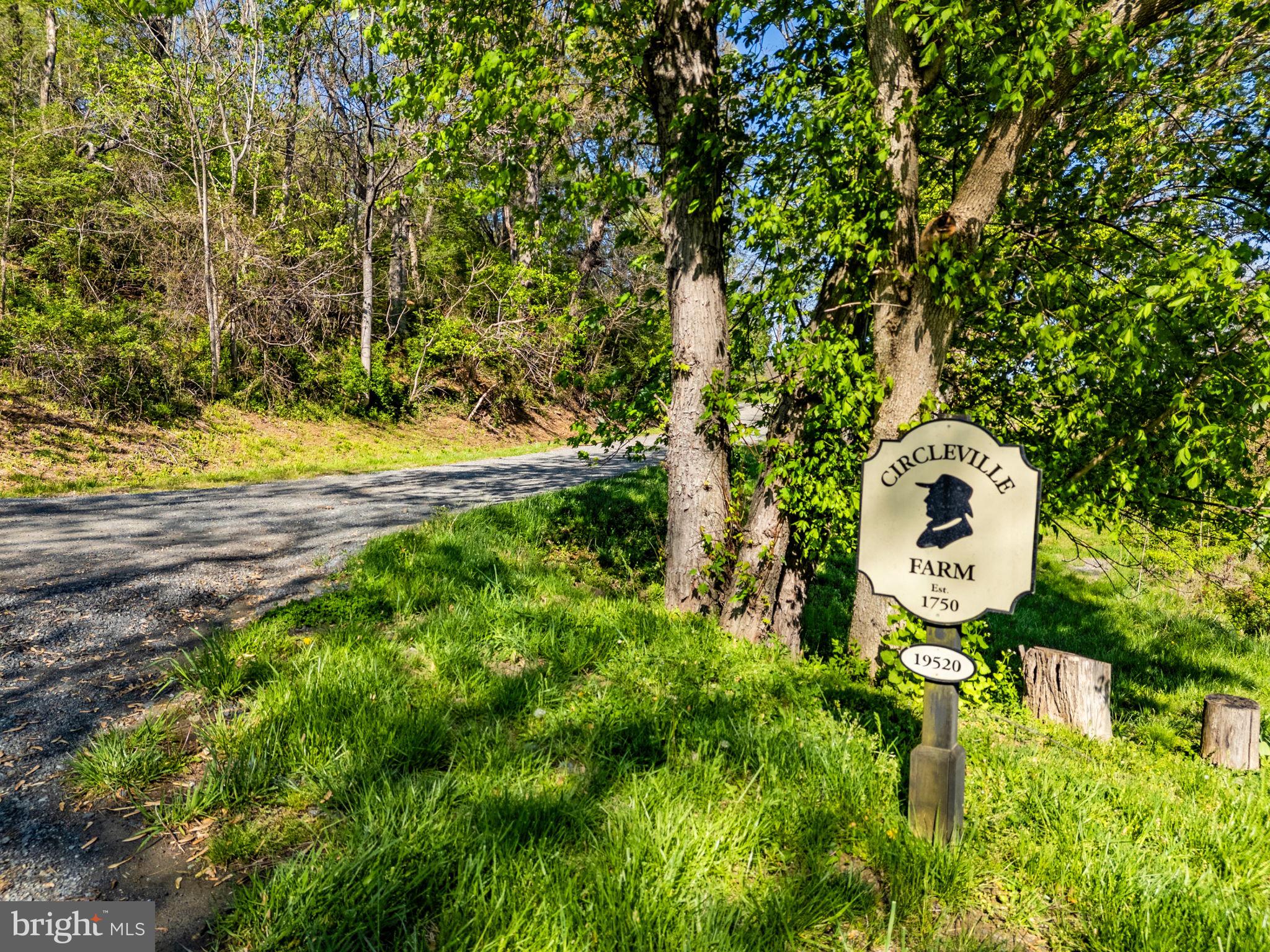 19520 Lincoln Road Purcellville, VA 20132 - Photo 2 of 28
