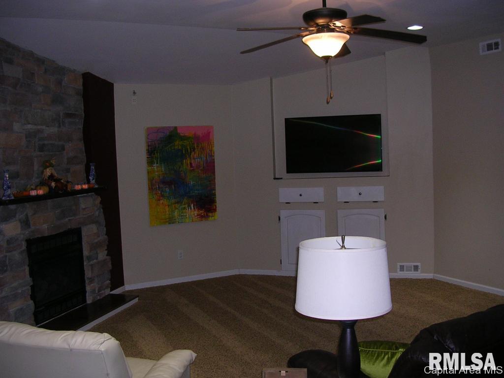 1700 Garvin Road Murrayville, IL 62668 - Photo 3 of 18