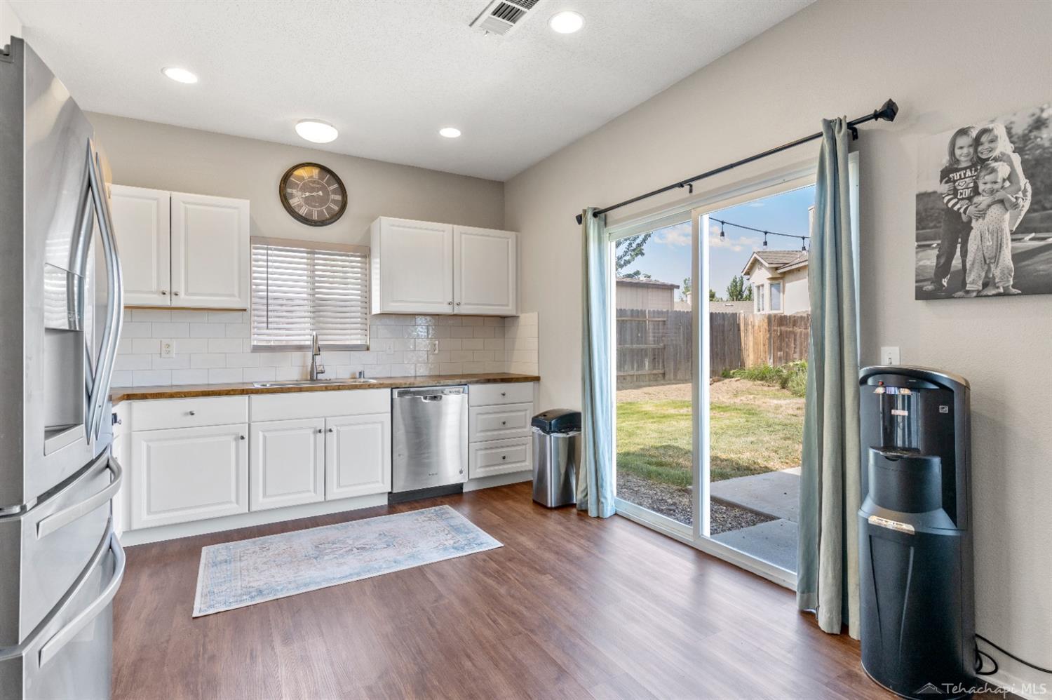 809 Clearview Street Tehachapi, CA 93561 - Photo 9 of 25 Gallery Image 9