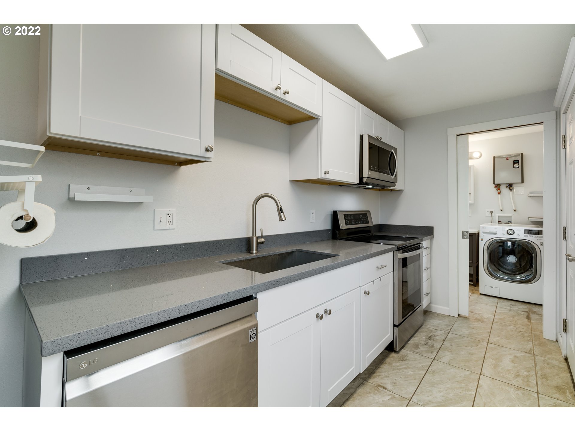 7436 Southeast Rural Street Portland, OR 97206 - Photo 12 of 26 Gallery Image 12