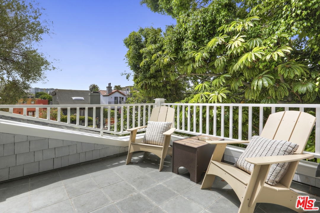 437 Linnie Canal Venice, CA 90291 - Photo 17 of 20