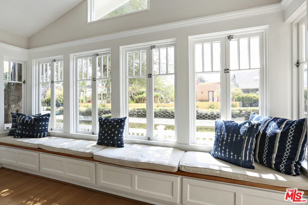 437 Linnie Canal Venice, CA 90291 - Photo 6 of 20