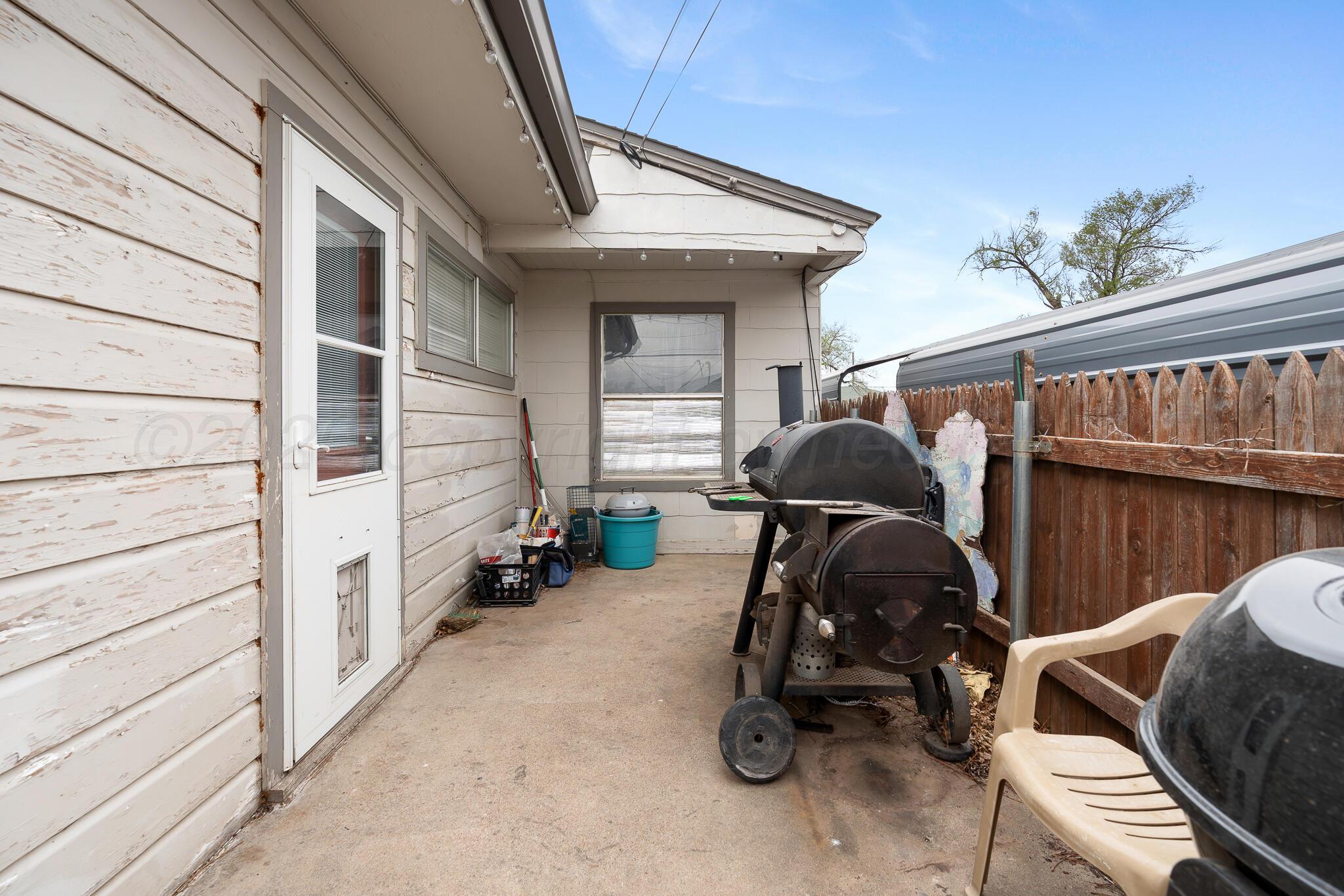 4603 Parker Street Amarillo, TX 79110 - Photo 17 of 20 Back patio