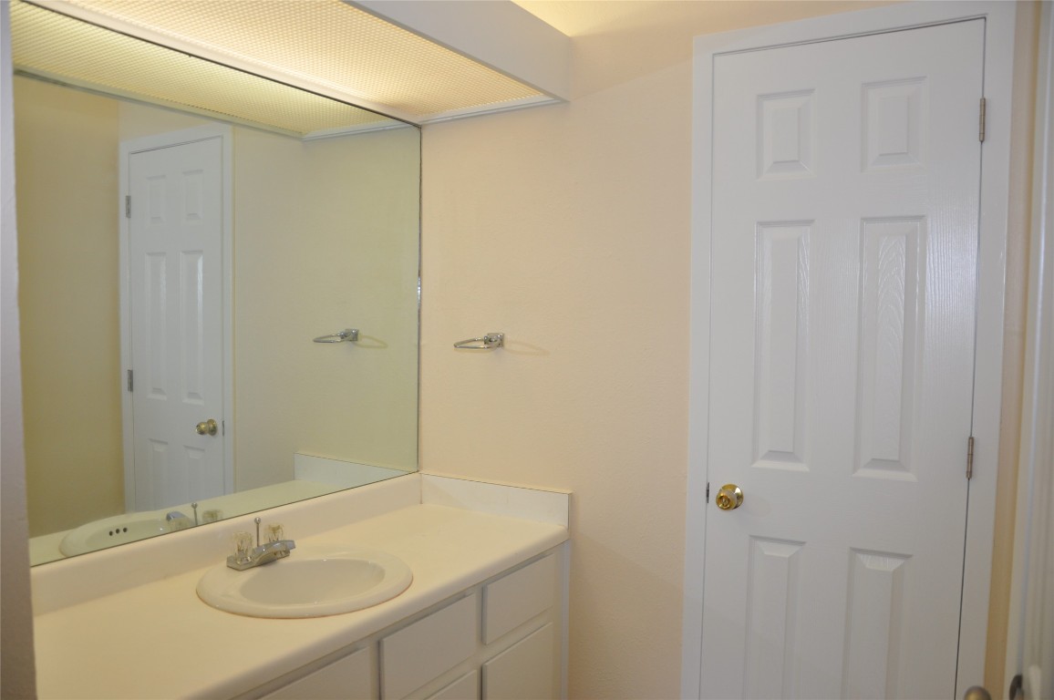 10810 Topperwein Drive, Unit C Austin, TX 78758 - Photo 9 of 11 Bathroom featuring vanity
