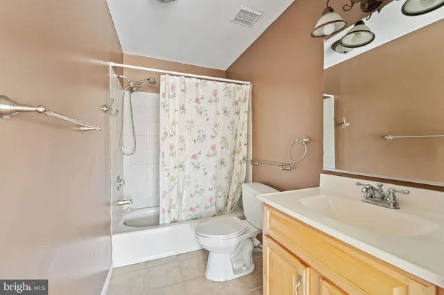 $2,200 | 19 Canterbury Court, Sewell, NJ 08080