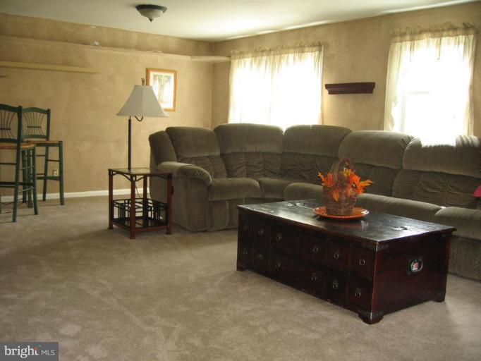 818 Providence Road Towson, MD 21286 - Photo 14 of 30 Family Room
