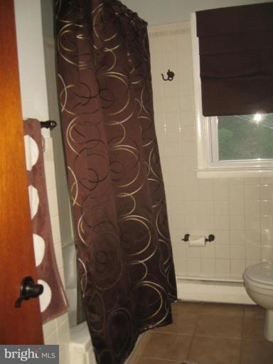 818 Providence Road Towson, MD 21286 - Photo 5 of 30 Bath #1