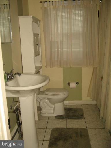 818 Providence Road Towson, MD 21286 - Photo 6 of 30 Bath #3