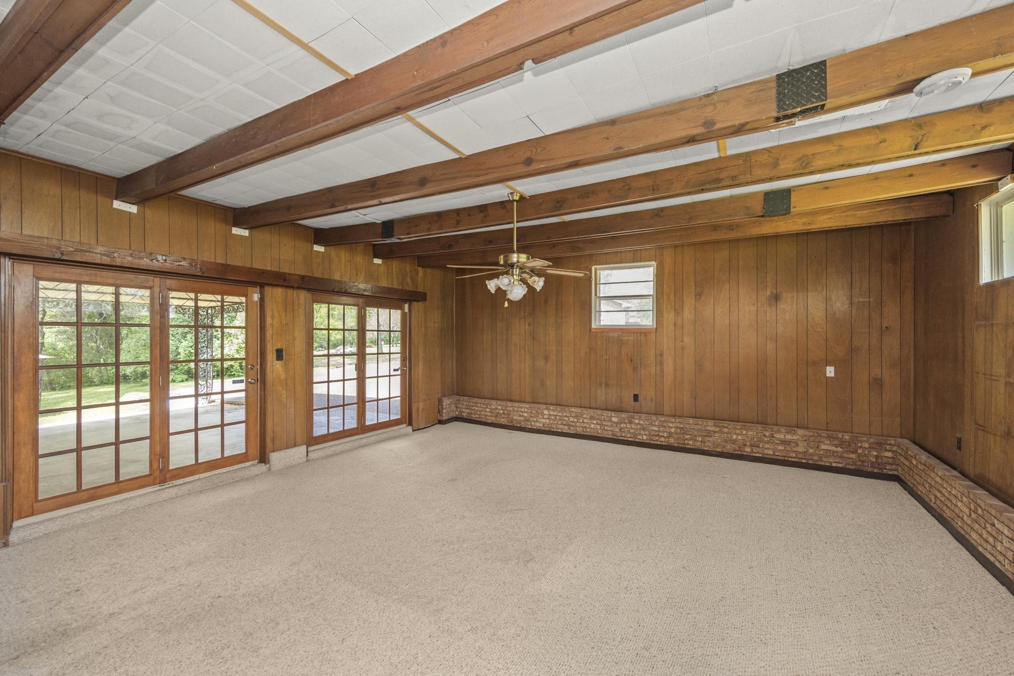 127 Riviera Drive Hendersonville, TN 37075 - Photo 20 of 46 a view of an empty room with a window