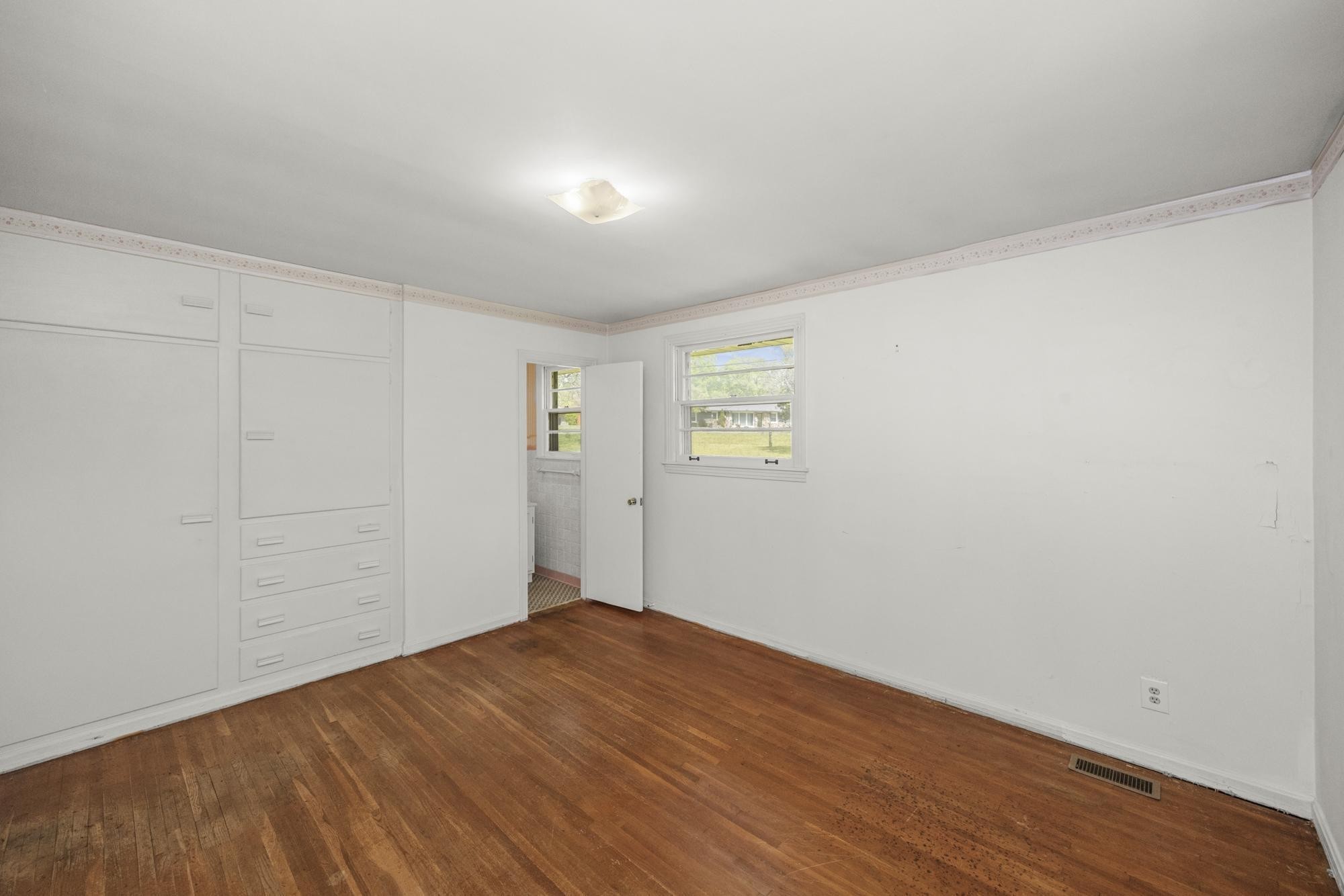 127 Riviera Drive Hendersonville, TN 37075 - Photo 33 of 46 a view of empty room with wooden floor