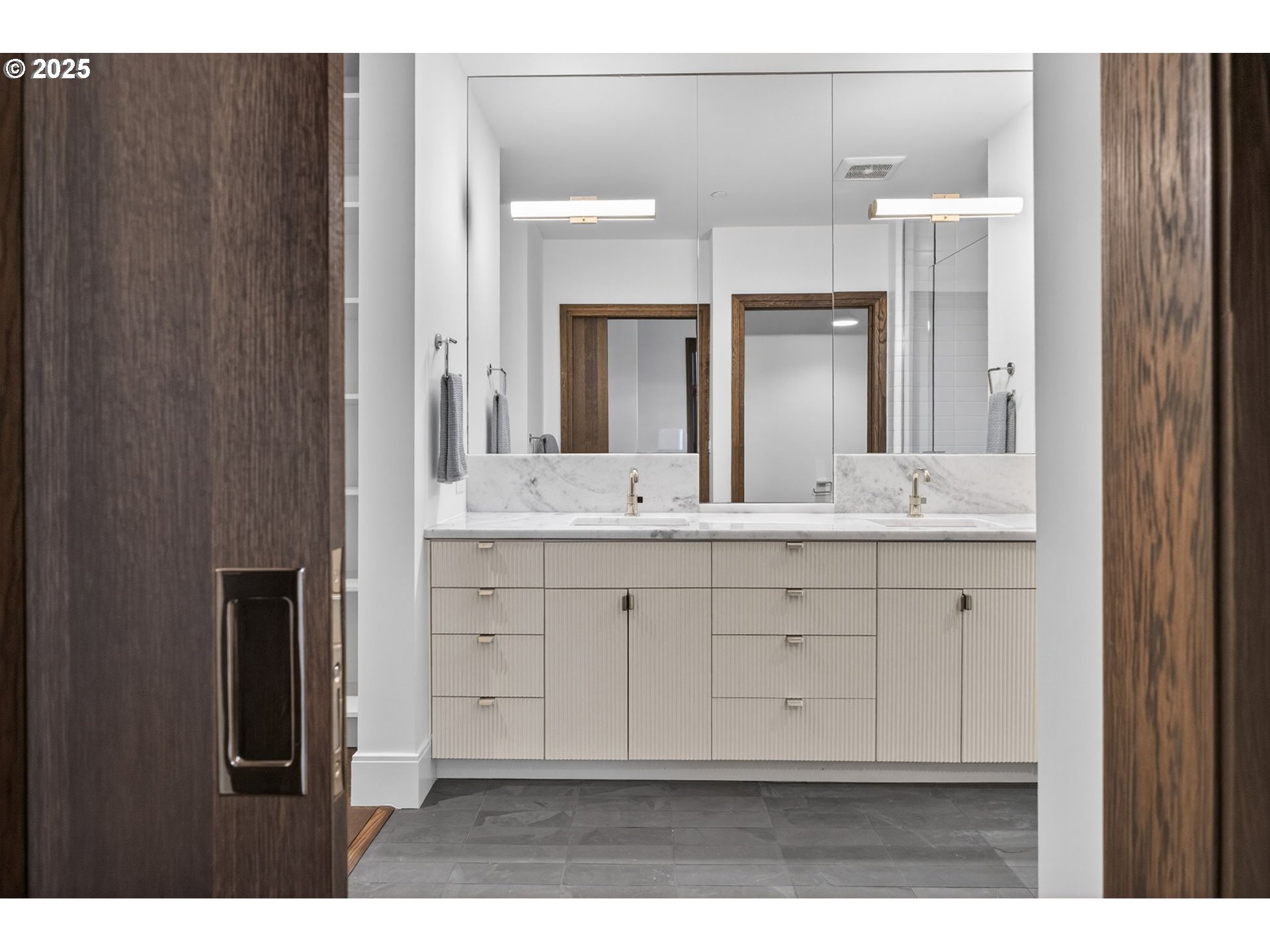 21 D Avenue, Unit 2 Lake Oswego, OR 97034 - Photo 44 of 48