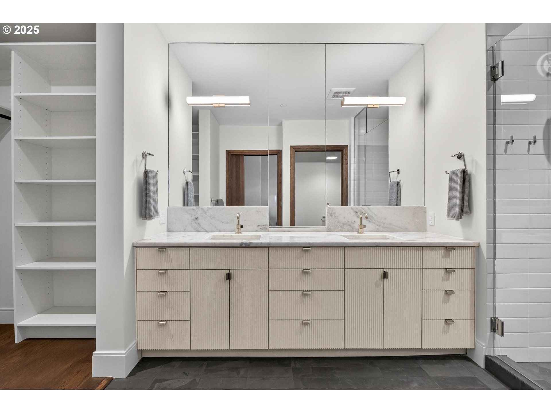 21 D Avenue, Unit 2 Lake Oswego, OR 97034 - Photo 45 of 48