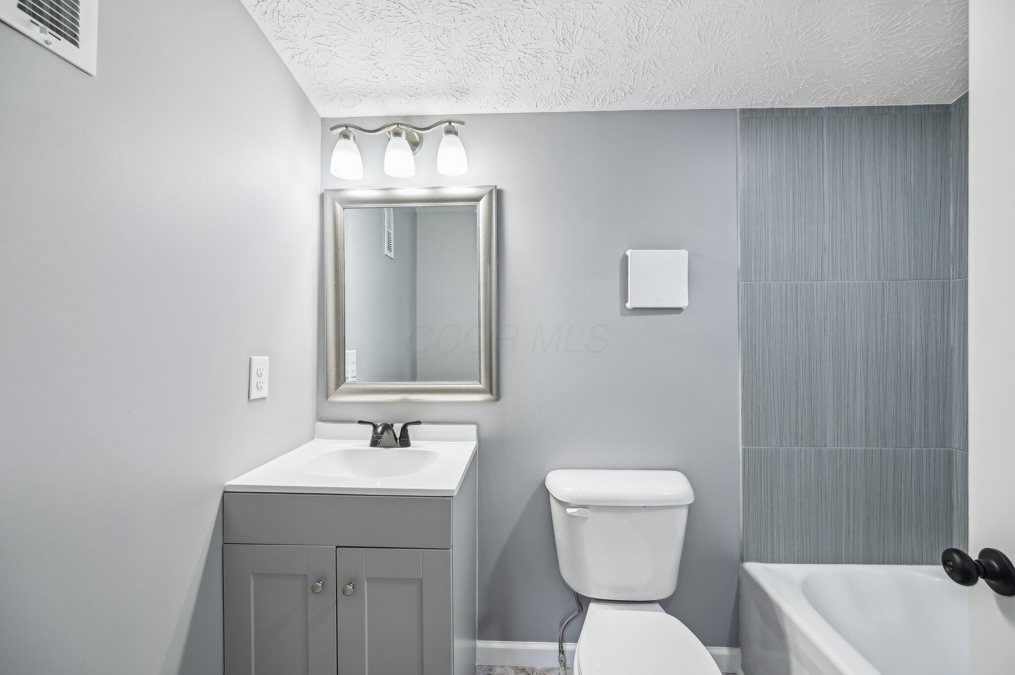 304 Rumsey Road Columbus, OH 43207 - Photo 23 of 37 22-web-or-mls-Rumsey Rd-27032025-022