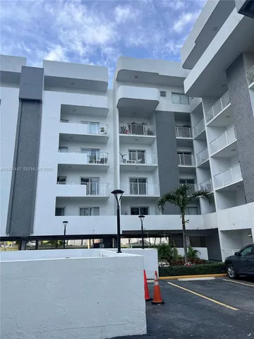 $2,000 | 395 Northeast 21st Street, Unit 303, Miami, FL 33137