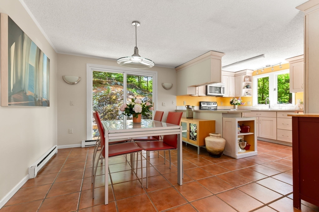 12 Wildwood Road Danvers, MA 01923 - Photo 5 of 35