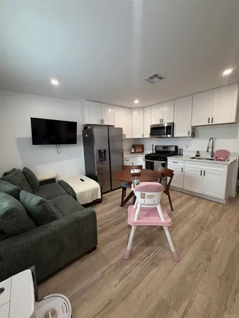$2,200 | 274 Emerson Street, Unit 3, Chula Vista, CA 91911