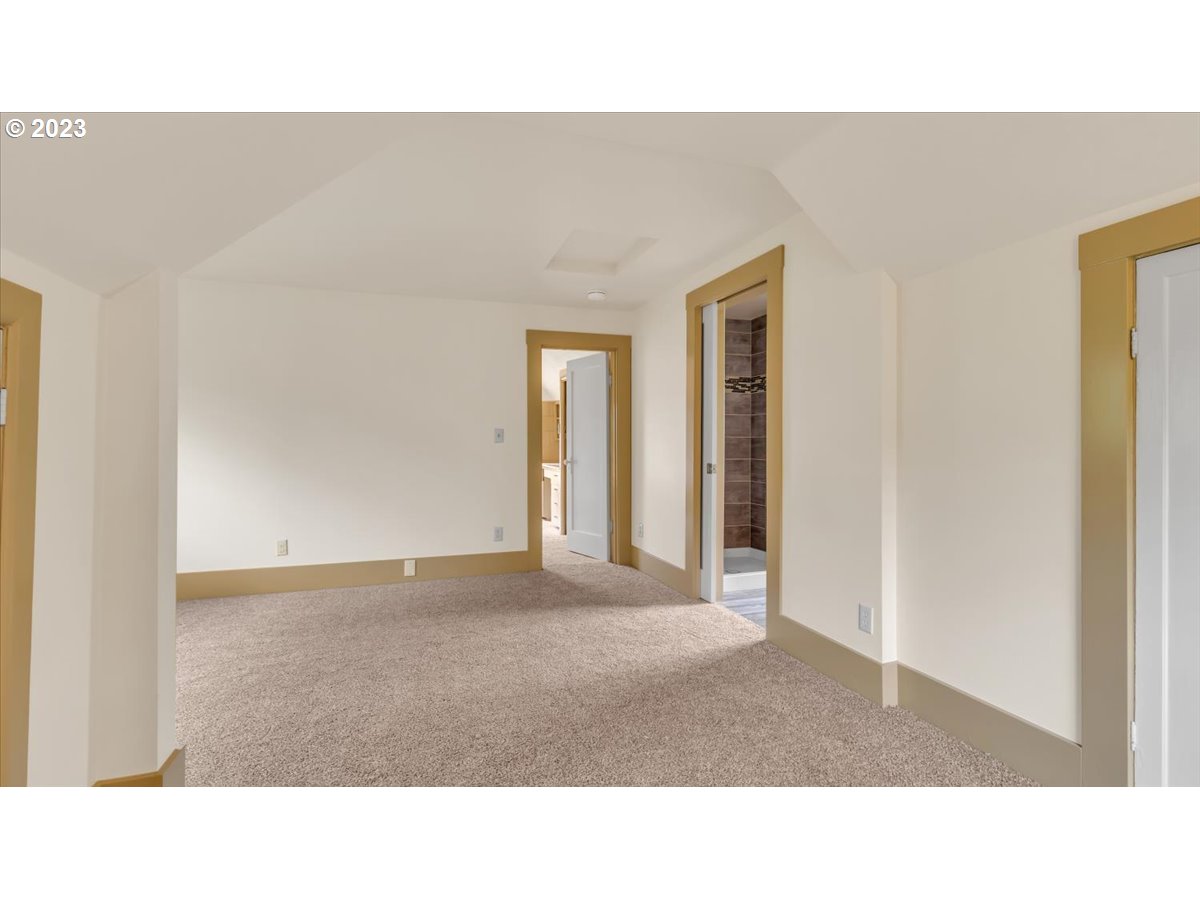 1318 15th Street Oregon City, OR 97045 - Photo 18 of 38 a open hall with a outdoor space