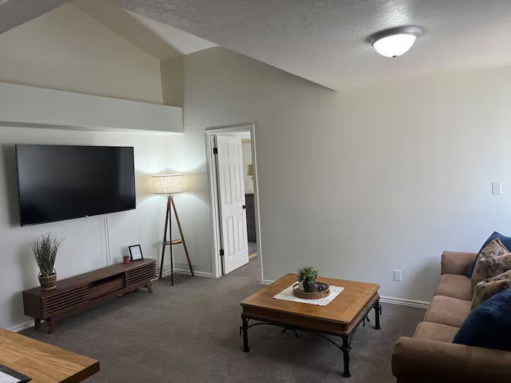 860 South Village Road, Unit H8 St. George, UT 84770 - Photo 7 of 10 4b4668b6-5bf2-4d8a-a7e9-1ae4ed7d61f6 (1)
