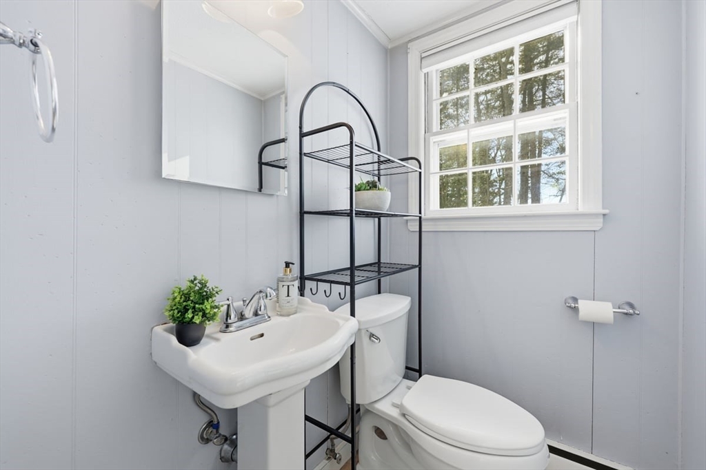 276 Pond Street Franklin, MA 02038 - Photo 17 of 42