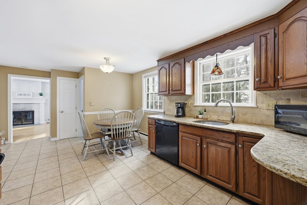 276 Pond Street Franklin, MA 02038 - Photo 3 of 42