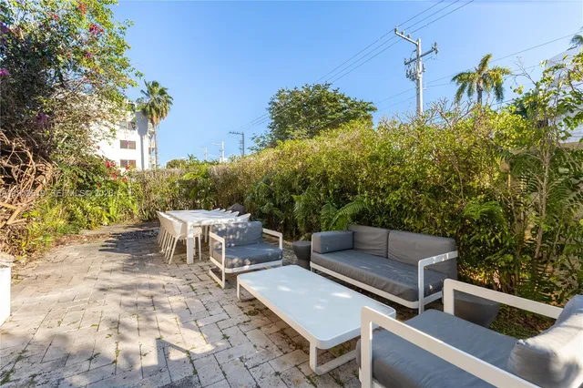 $525,000 | 711 14th Street, Unit 4, Miami Beach, FL 33139