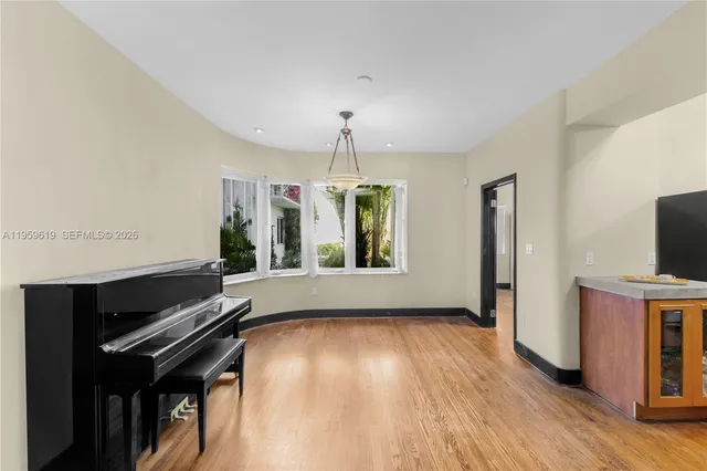 $525,000 | 711 14th Street, Unit 4, Miami Beach, FL 33139