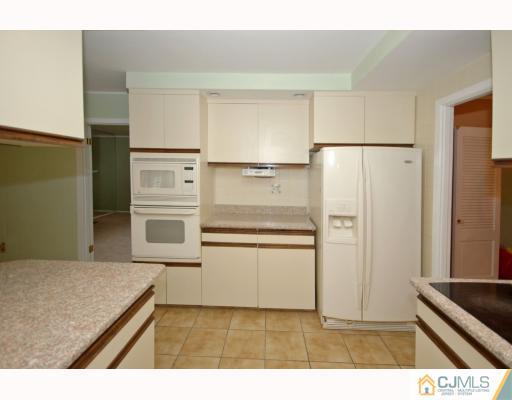 5 Vince Road Somerset, NJ 08873 - Photo 2 of 10 Gallery Image 2