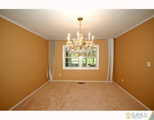 5 Vince Road Somerset, NJ 08873 - Photo 4 of 10 Gallery Image 4