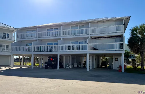 $229,500 | 411 Admiral Craik Drive, Unit 3, Grand Isle, LA 70358