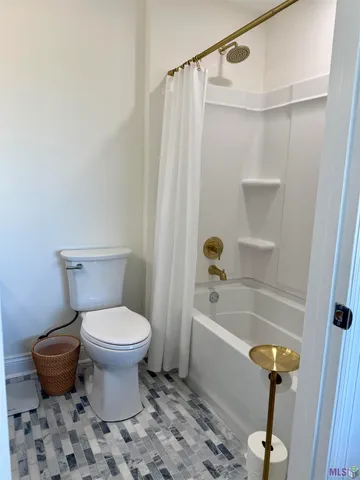 $229,500 | 411 Admiral Craik Drive, Unit 3, Grand Isle, LA 70358