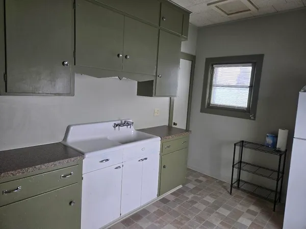 $1,400 | 135 West Michigan Avenue, Saline, MI 48176