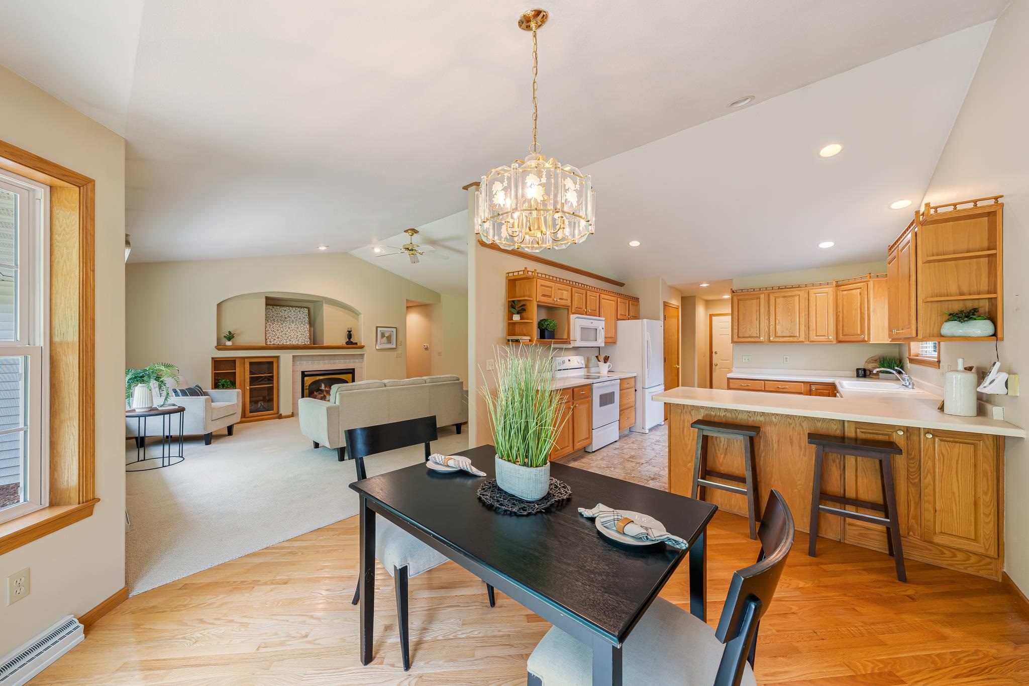 1424 East Keystone Lane Appleton, WI 54913 - Photo 10 of 50