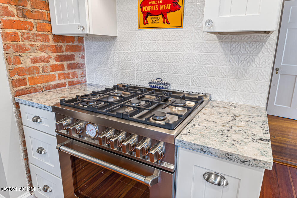 180 North Ridge Street Southern Pines, NC 28387 - Photo 34 of 72 Bertazzoni 5-burner gas range