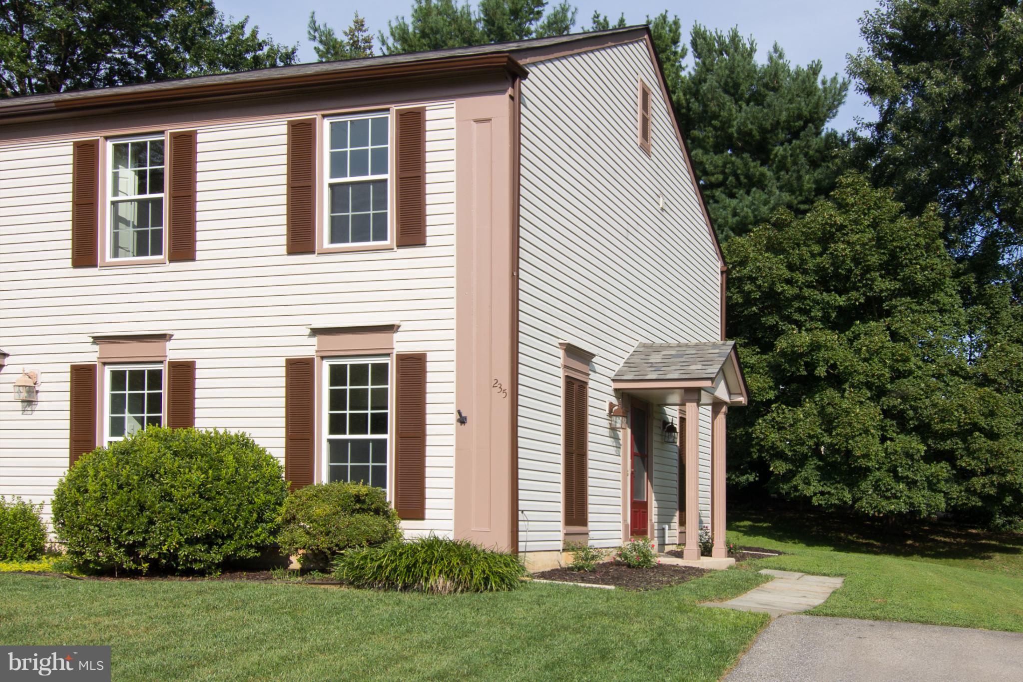 235 Perrywinkle Lane Gaithersburg, MD 20878 - Photo 3 of 26 Exterior (Front)