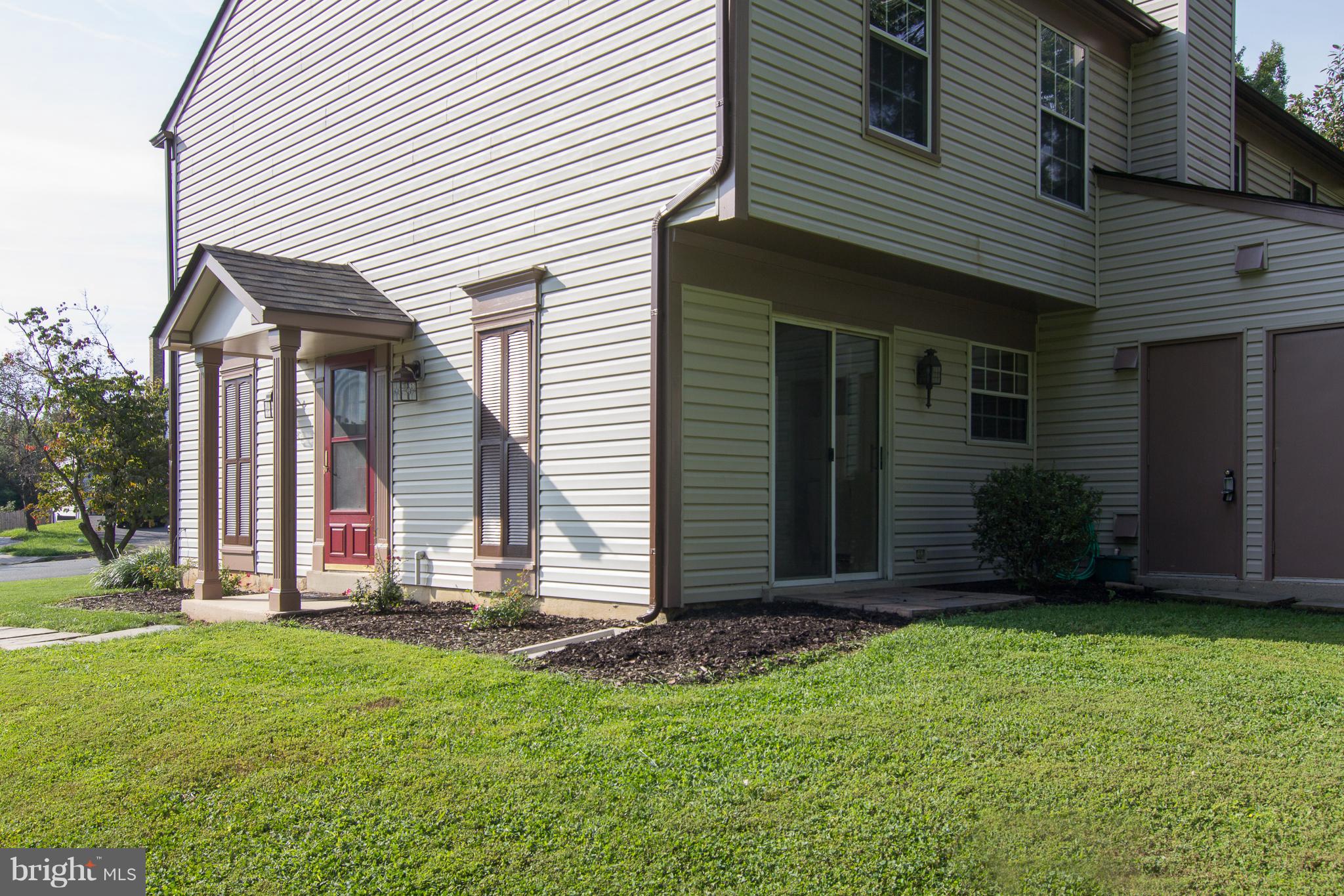 235 Perrywinkle Lane Gaithersburg, MD 20878 - Photo 5 of 26 Exterior (Rear)