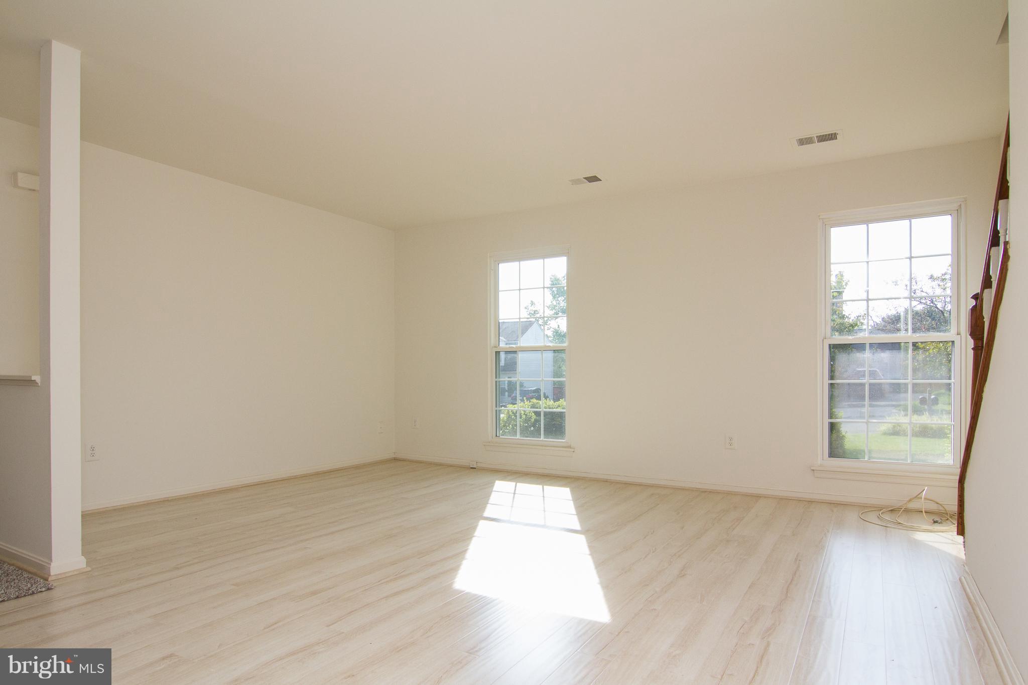235 Perrywinkle Lane Gaithersburg, MD 20878 - Photo 9 of 26 Living Room
