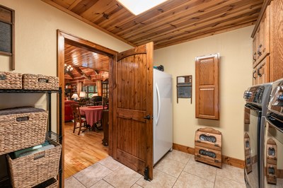 105 Double Branch Trail Murphy, NC 28906 - Photo 23 of 75 a view of a entryway with furniture