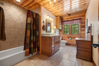 105 Double Branch Trail Murphy, NC 28906 - Photo 49 of 75 a very nice looking room with a large window