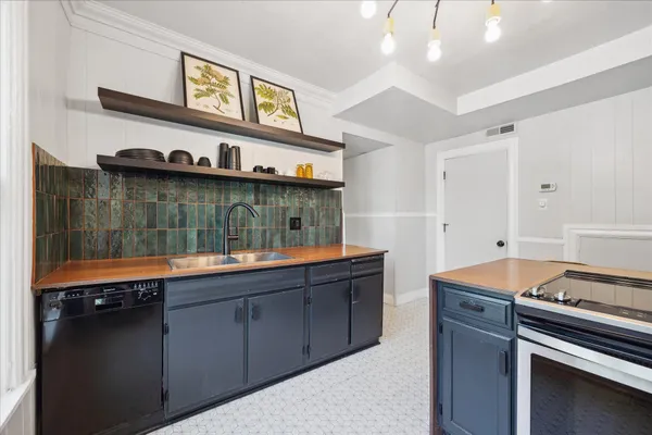 $675,000 | 819 24th Avenue Northeast, Minneapolis, MN 55418
