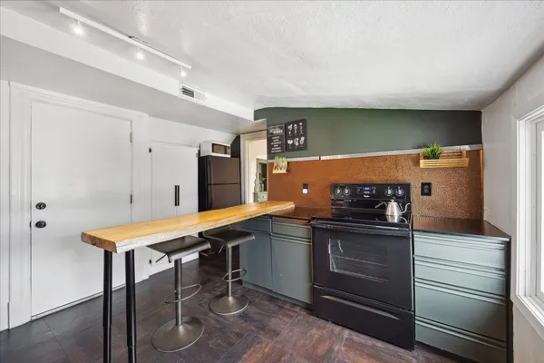 $675,000 | 819 24th Avenue Northeast, Minneapolis, MN 55418