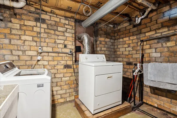 $675,000 | 819 24th Avenue Northeast, Minneapolis, MN 55418
