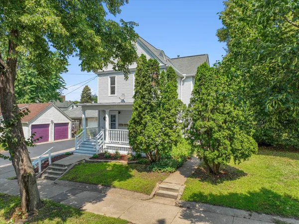 $675,000 | 819 24th Avenue Northeast, Minneapolis, MN 55418
